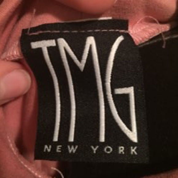 Flowy Coral Pink Dress - Picture 4 of 8